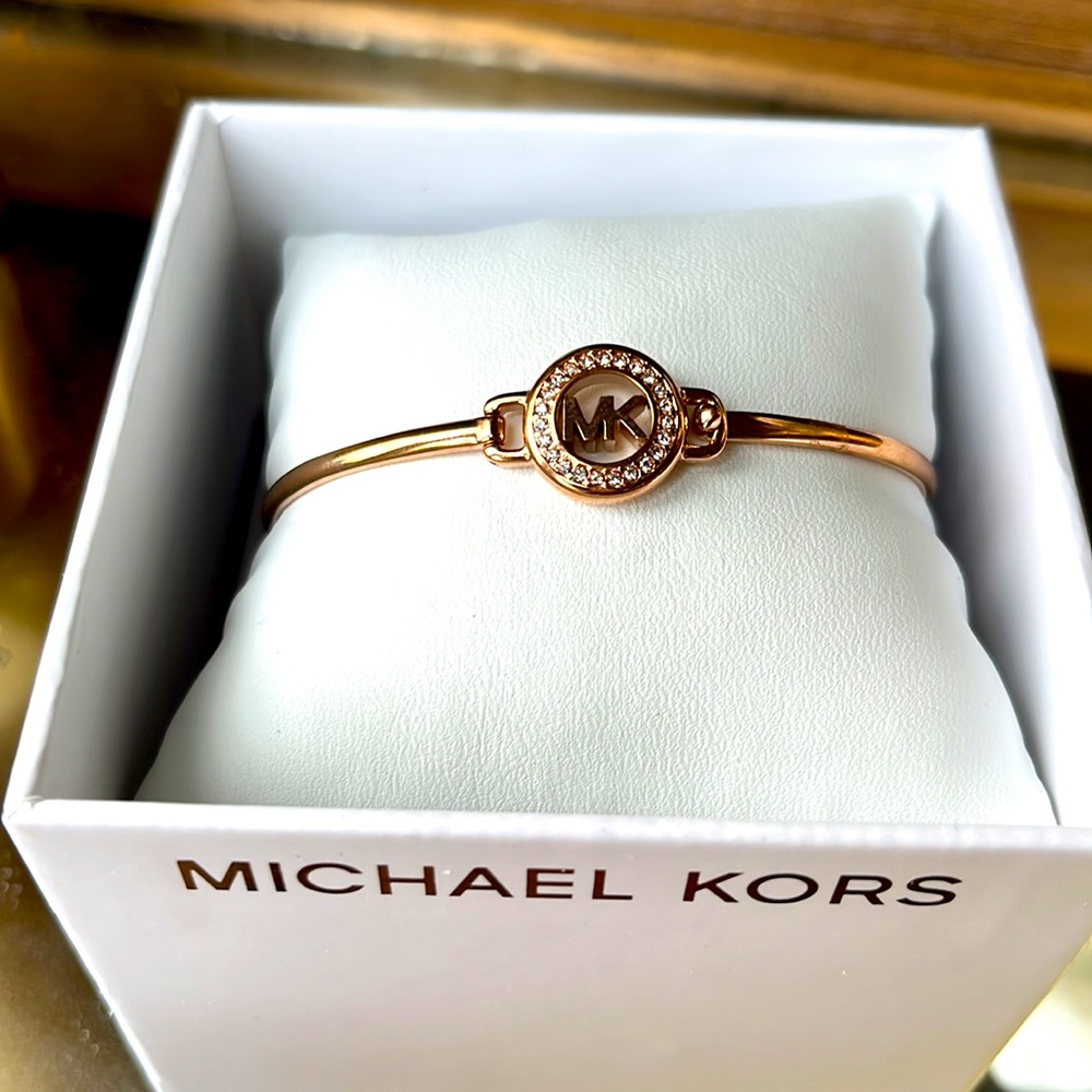 MICHAEL KORS Gold Bangle Bracelet w/Pave MK Logo • Gift Box 🎁 - Picture 7 of 10